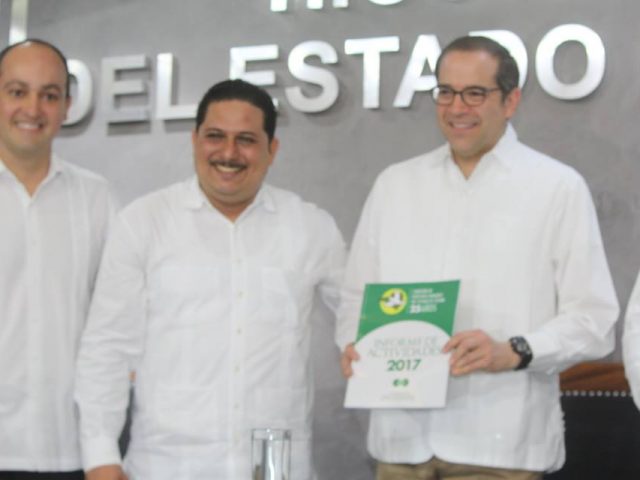 Comisionados de Infocol asisten al informe de ombudsman colima