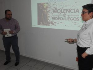 Policía Cibernética capacita a personal de Infocol en el tema de Redes Sociales