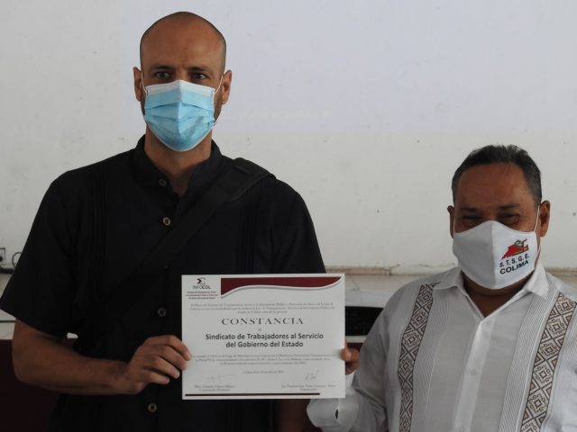 ENTREGA DE CONSTNACIA A SINDICATO DEL GOBIERNO DEL ESTADO