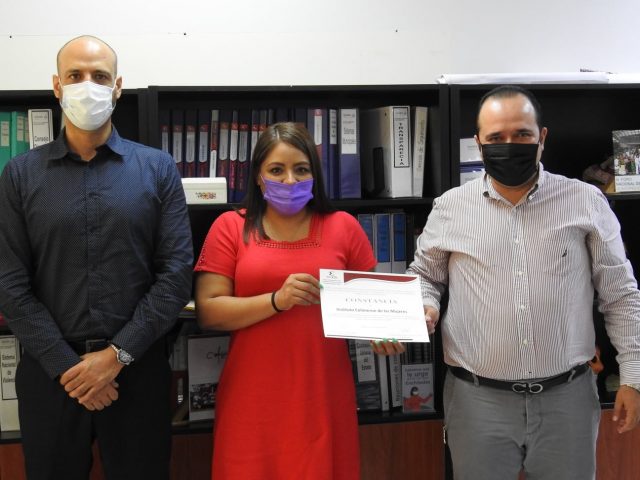 ENTREGA DE CONSTNACIA AL INSTITUTO COLIMENSE DE LAS MUJERES