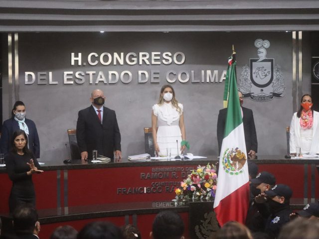 COMISIONADOS ASISTEN A LA TOMA DE PROTESTA DE LA NUEVA LEGISLATURA COLIMENSE